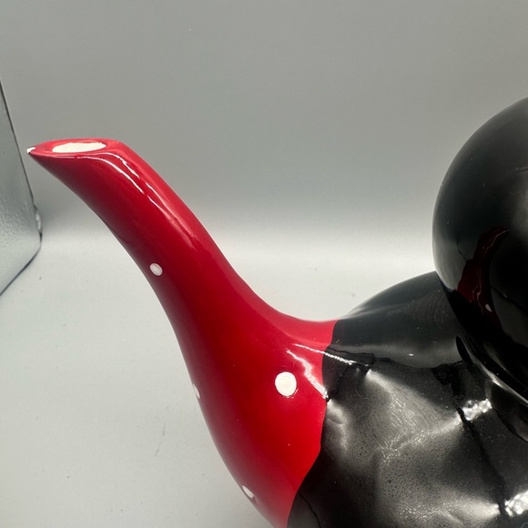 Carnival Cottage JoHanna Parker Magenta  porcelain holiday penguin teapot - Picture 4 of 10